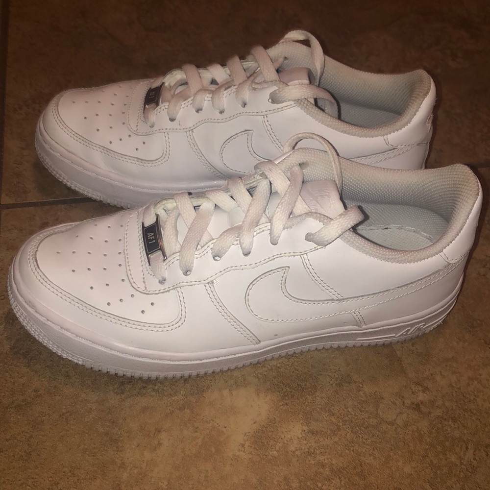 NIKE AIR FORCE 1